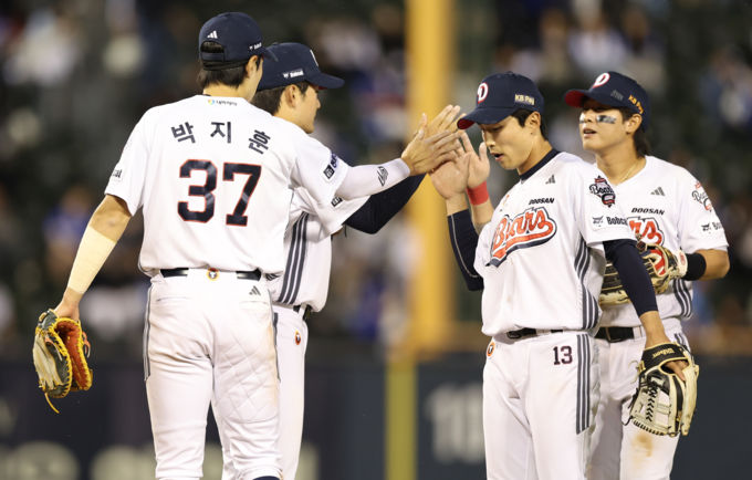 두산, 14경기 연속 무실책 KBO리그 최장 신기록