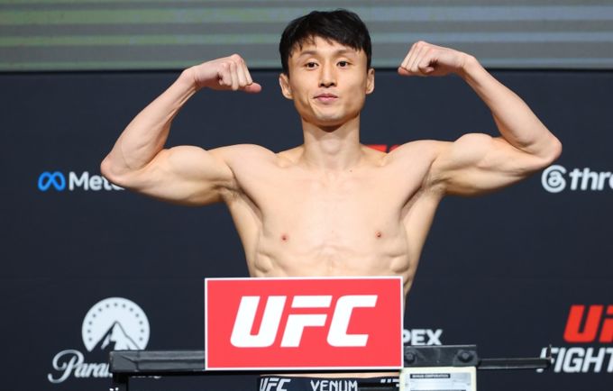 화려한 복귀·통쾌한 복수 최두호, 산토스전 TKO승