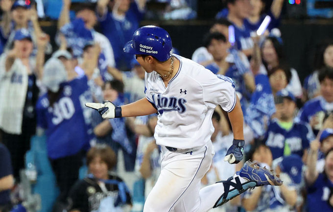 삼성, LG에 6-5 역전승 11년만에 전반기 1위