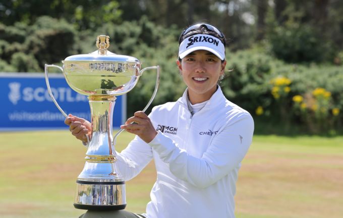 10년 만에 LPGA 투어 2승 신지은 "잘 버텨 자랑스러워"