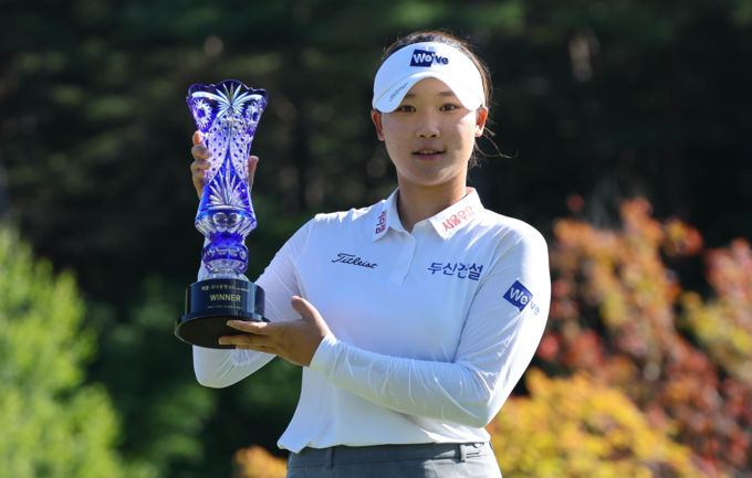'슈퍼루키' 김민솔, 서교림도 맹추격 KLPGA 투어 신인 최초 4승 도전