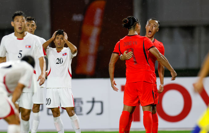 북한 축구, 중국에 역전패 일본은 홍콩 2-0 제압