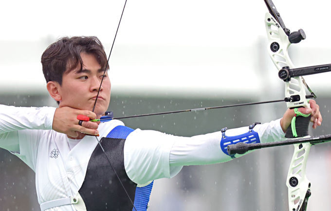 대한민국 양궁 초비상 걸렸다 3관왕 노리던 김제덕 16강 탈락