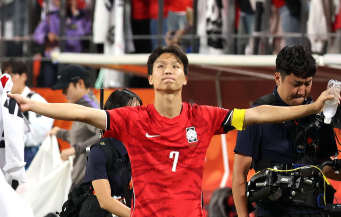 'AG 金' 엄지성, 영국서 인종차별 피해…경찰 수사