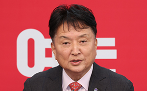 경찰, '돈봉투 의혹' 김영환 충북지사 구속영장