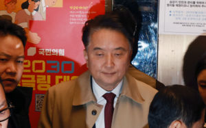 '3100만원 수수 혐의' 김영환 충북지사 구속영장