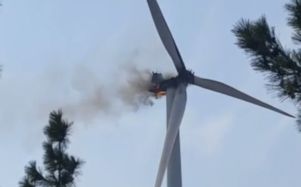 영덕 풍력발전기 화재…1명 사망·2명 연락두절