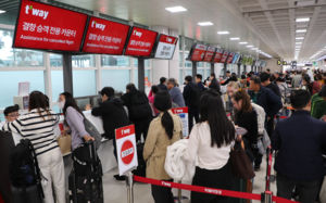 제주 강풍·폭우에 항공편 결항 속출…피해도 잇따라