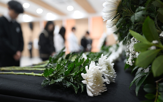 예비신부·세남매 두고…순직 소방관 빈소 '침통'