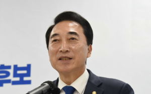 與 충남지사 후보에 박수현…김태흠과 대결