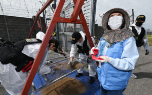 여객기 참사 유해 재수색 일주일…누적 349점 발견