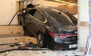 '카페 돌진 10명 사상' 운전자 실형…"급발진 아닌 과실"