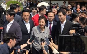 박근혜, 25일 육영수 생가 방문…보수 결집