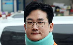정이한 둘러싼 의혹 확산…부친 병원·학적 논란까지
