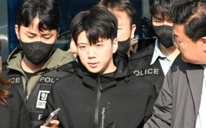 '장윤기 증거인멸 의혹' 수사팀장 긴급체포