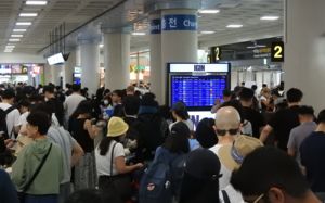 강풍에 고립된 제주…시설물 피해도 30여건