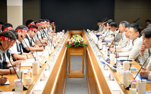 현대차 노사, 파업 사흘만에 임금협상 재개